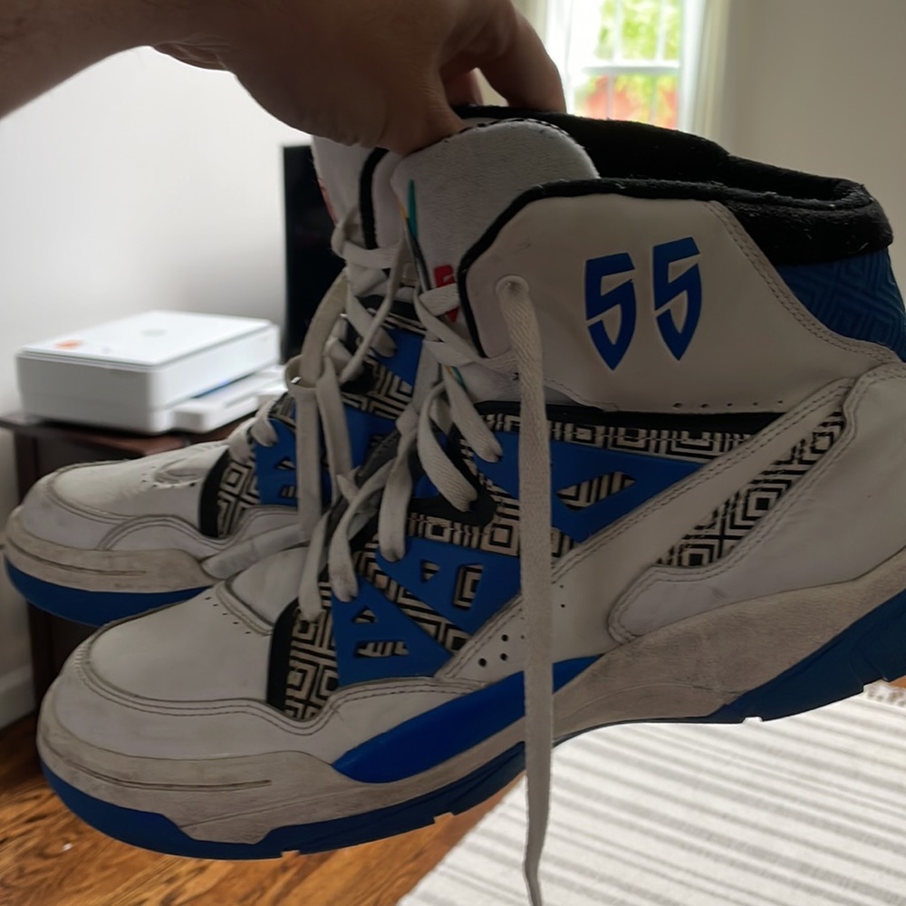 Men Size 12 Adidas Dikembe Mutumbo Sneakers - Used